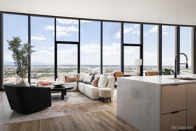 Foto del edificio - 3930 Blake St
