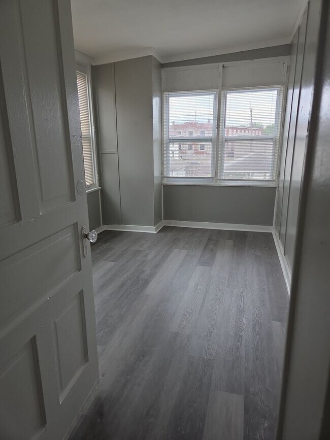 Foto del edificio - 2200 E 5th St