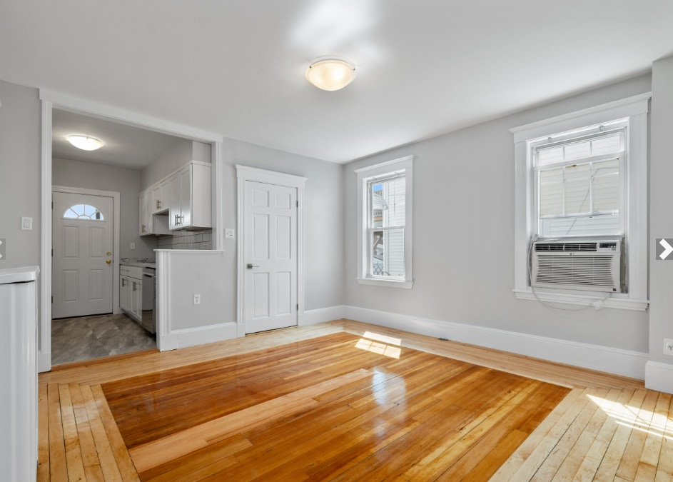 Primary Photo - 14 Windsor Rd