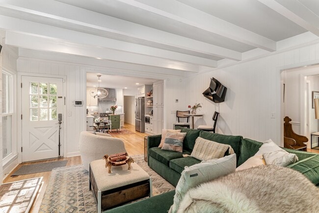 5817 Fredericksburg Drive – Forest Hills |... - 5817 Fredericksburg Drive – Forest Hills |... House