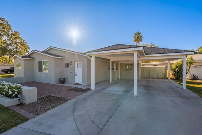 Building Photo - Fully Remodeled 3 Bed 2 Bath + Workshop wi...