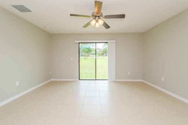 Foto del edificio - 8349 Silverbell Loop