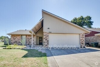 Building Photo - 1832 Michell Dr