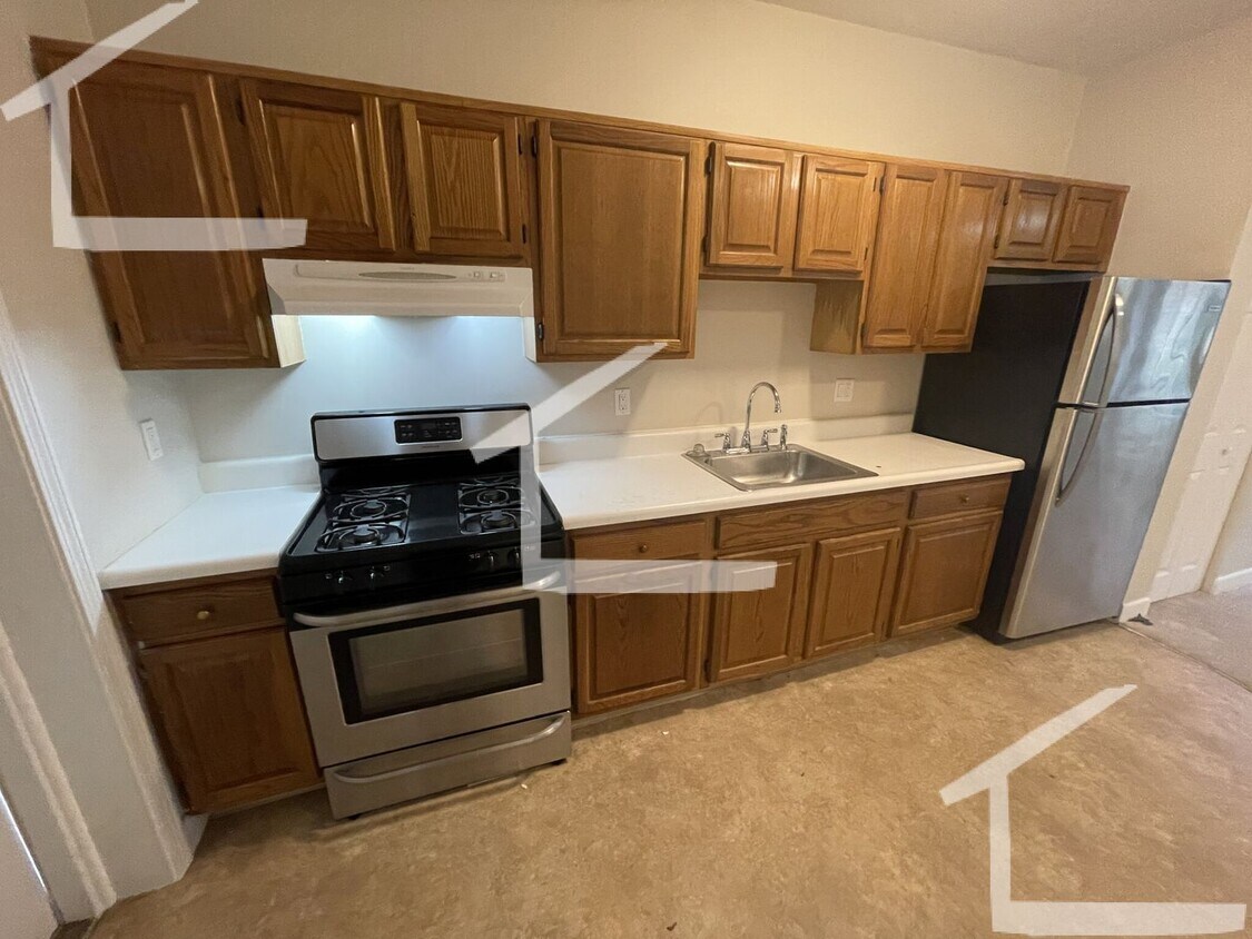 Building Photo - Renovated 1 bed 1 bath in Roxburry