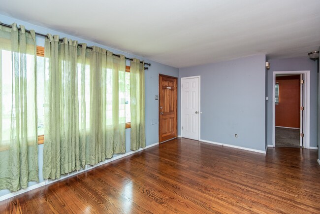 Building Photo - 3945 Crosby Dr