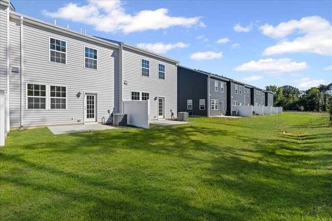Foto del edificio - 27 Whaler Dr