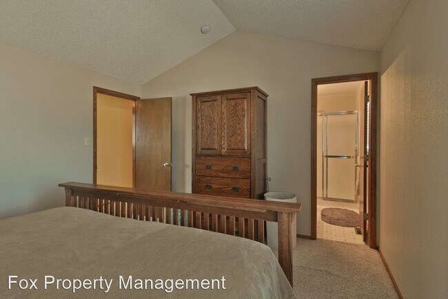 Building Photo - 3 br, 2.5 bath House - 1733 Spencer Street