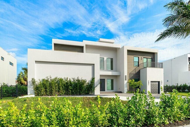 Building Photo - 13460 U.S. Rte 1