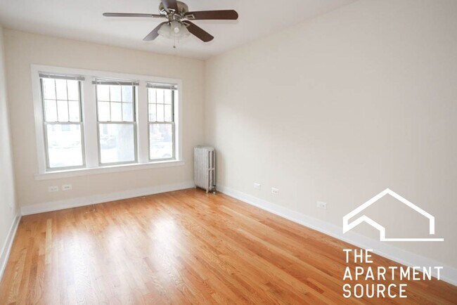 Foto del edificio - 5115 N Winchester Ave