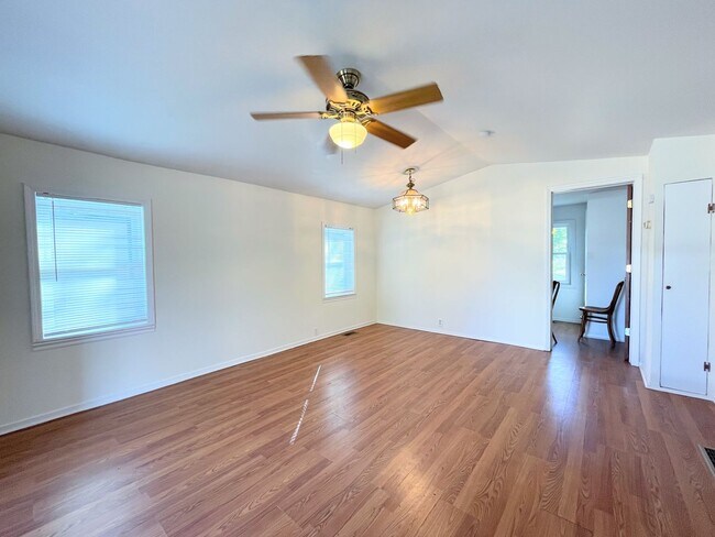 Foto del edificio - Clean 2 Bedroom 1 Bath House