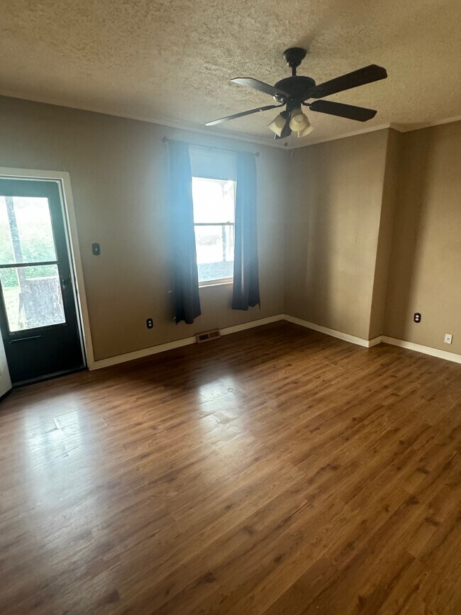 Foto del edificio - 104 Munson Ave