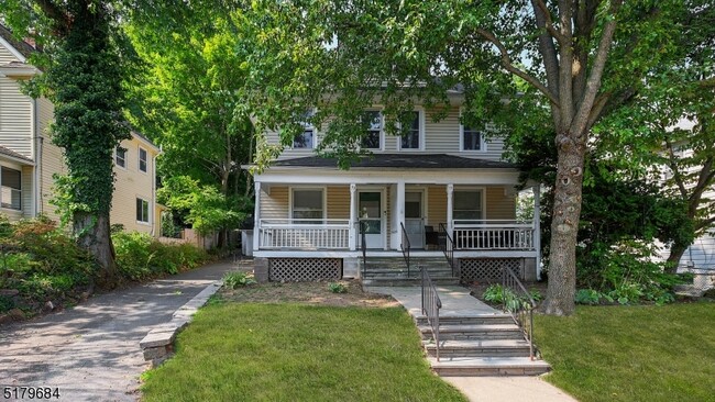 Building Photo - 73 Ashwood Ave