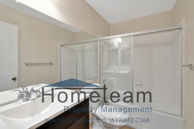 Foto del edificio - 2 BR/ 2 BA 1004 SQFT UTC/ San Diego Condo