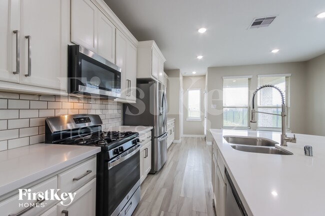 Foto del edificio - 15758 Cairnwell Bend Dr