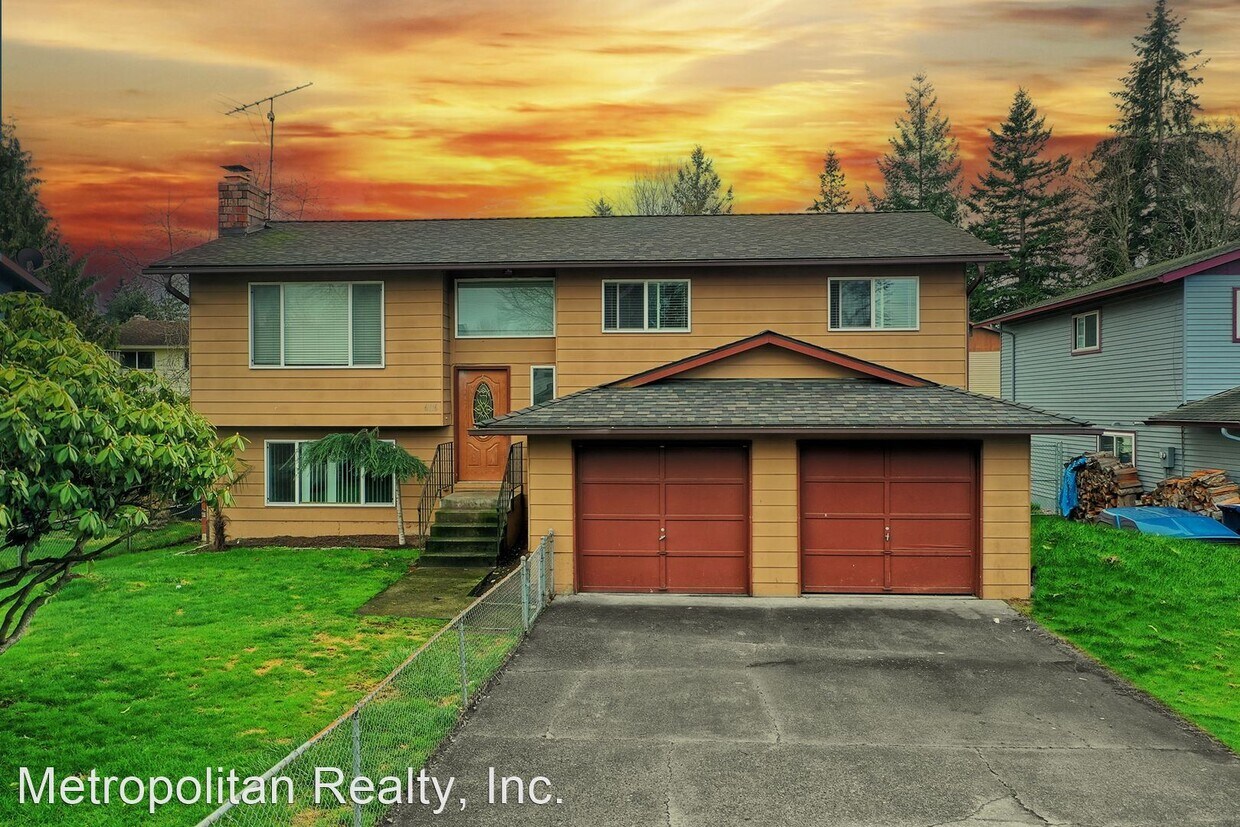 4 br, 3 bath House 6116 99th St NE House Rental in Marysville, WA