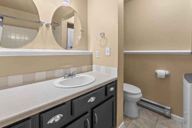 Building Photo - 1601 W Swallow Rd