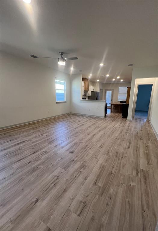 Foto del edificio - 10805 Tildon Ave