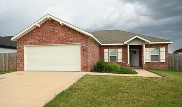 Building Photo - 211 Grove Ln