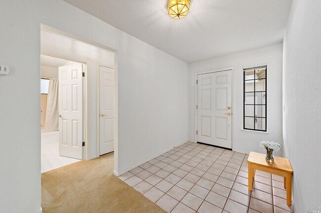 Foto del edificio - Beautiful 2 bedroom, 2 bath in the Oakmont...