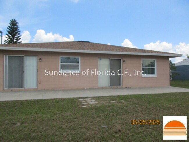 Building Photo - Fenced Yard   Osceola County