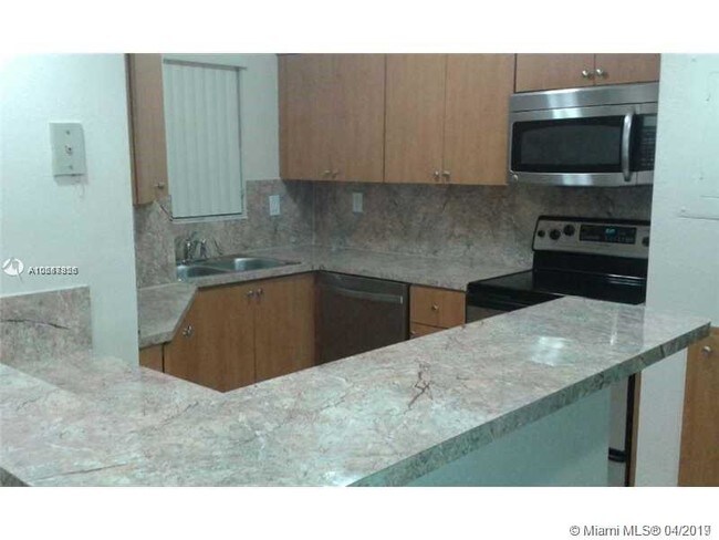 Building Photo - 8810 Fontainebleau Blvd