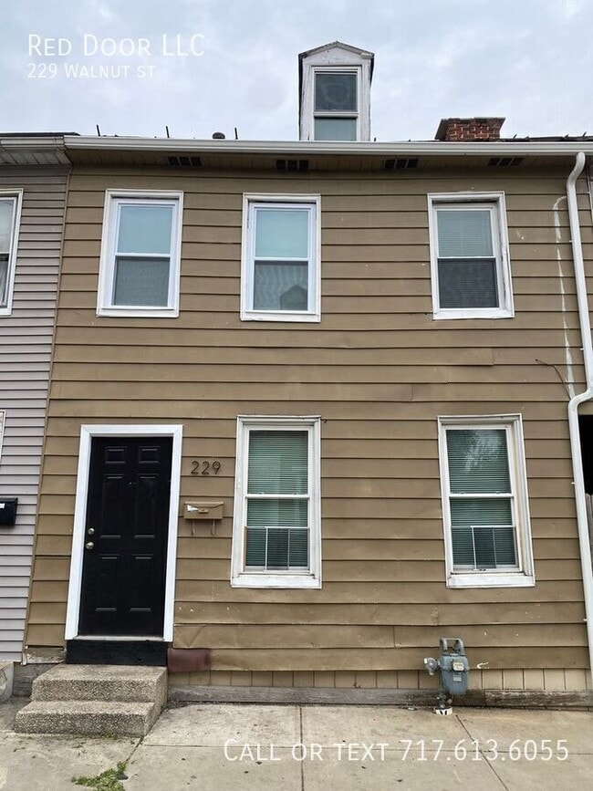 Building Photo - 229 Walnut St