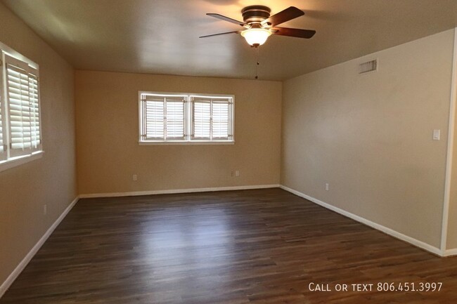 Building Photo - Nicely Updated 3 bedroom 2 bath!