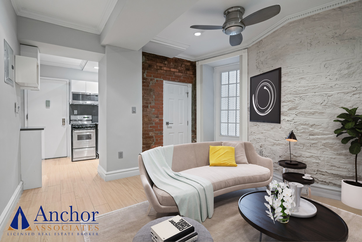 Foto principal - 326 E 35th St