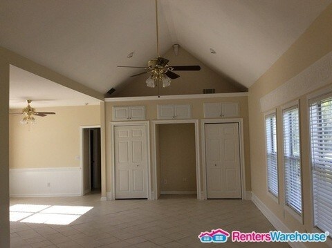 Building Photo - 2065 Woodlawn Rd