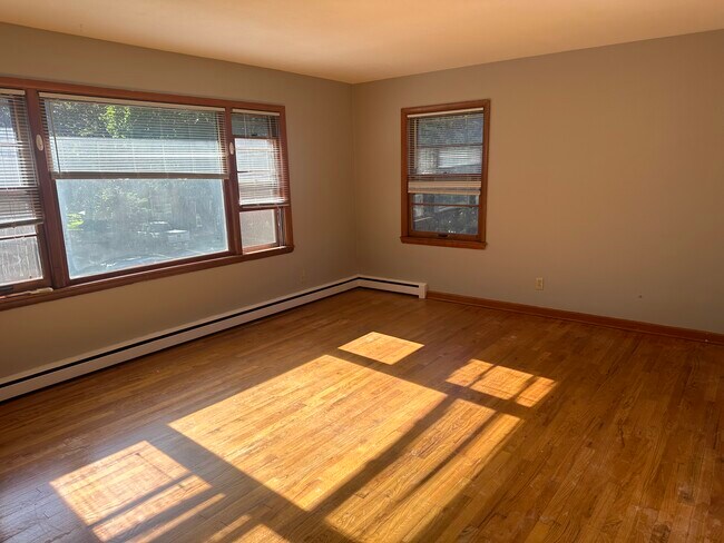 Building Photo - 315 Palomino Ln