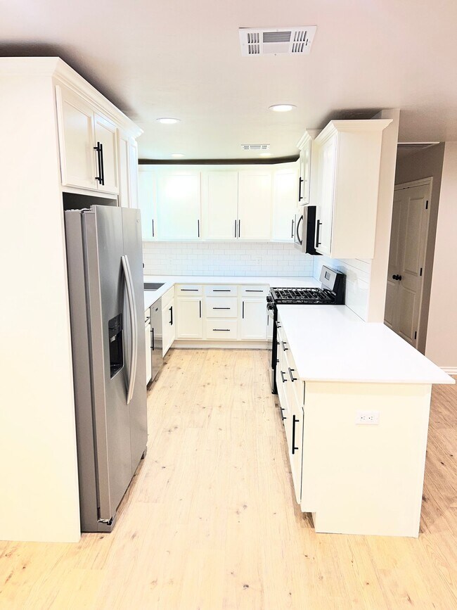 Foto del edificio - 1615 Iowa St