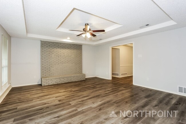 Building Photo - 3 BR/2BA | Newly Renovated Single Family Home |  Gated backyard!