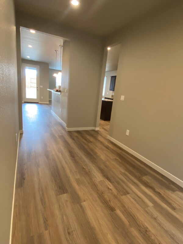 Foto del edificio - 560 Country Hollow Dr