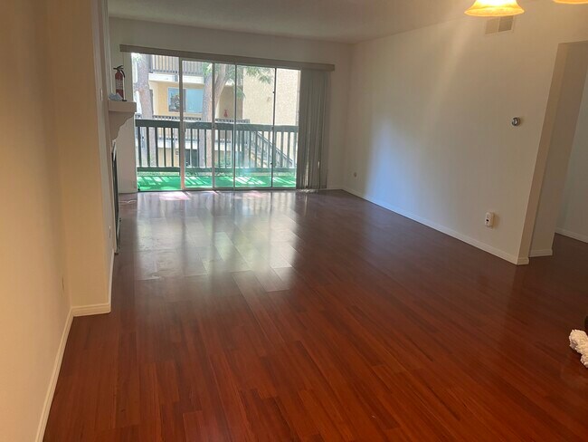 Foto del edificio - 5120 Raintree Cir