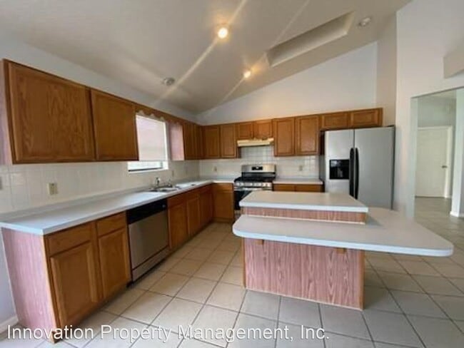 Building Photo - 3 br, 2 bath House - 2002 Blue Heron Dr