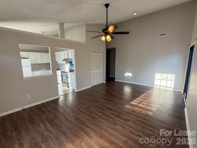 Building Photo - 3006 Overlook Trail