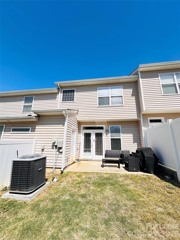 Foto del edificio - 2043 Aston Mill Place