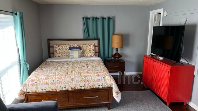 Foto del edificio - 4325 Coyle St