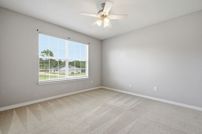Foto del edificio - 3 Bedroom Brick Home in South Crestview!