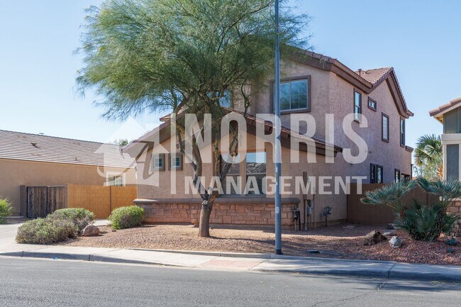 Building Photo - Beautiful Home with a POOL Service Included