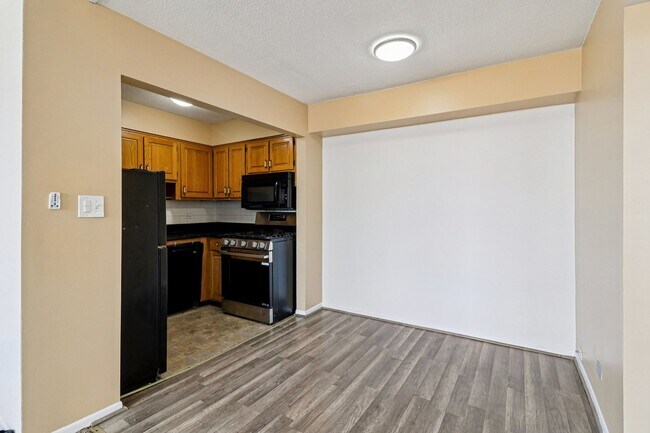 Foto del edificio - 7234 W North Ave
