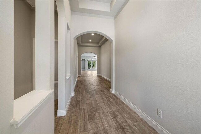 Building Photo - 421 Inspiration Dr