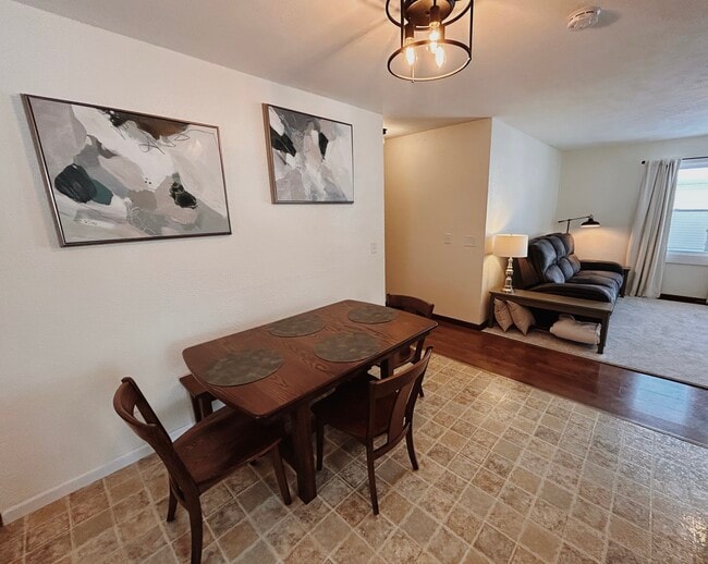 Foto del edificio - 614 Mercer Ave