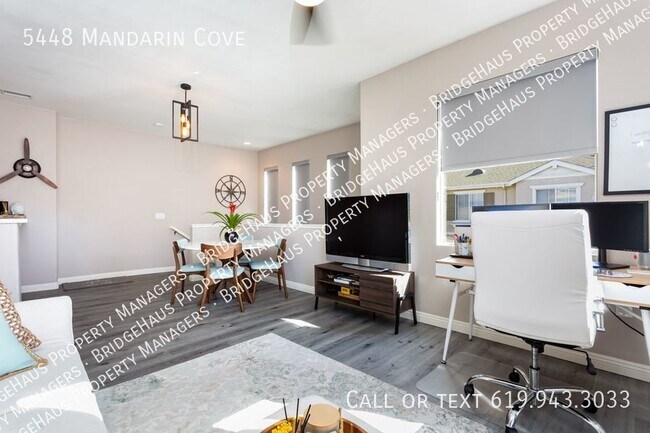 Building Photo - Make This Bright, Cozy And Centrally Townh...