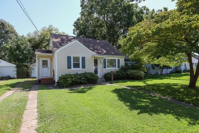 Foto del edificio - Spacious Home Near Downtown Norfolk