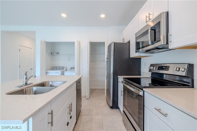 Foto del edificio - 14310 Oviedo Pl