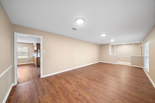 Foto del edificio - 1104 Hillcrest Dr