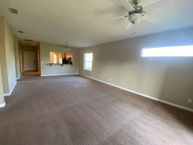 Foto del edificio - Cozy 3 Bed/2 Bath Home, Centrally Located in a Quiet Cul-de-Sac! *1/2 OFF Security Deposit for Ac...