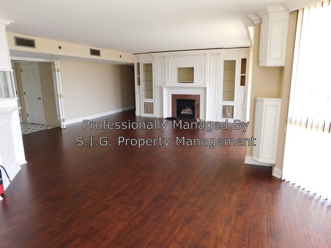 Building Photo - 222 Monterey Rd