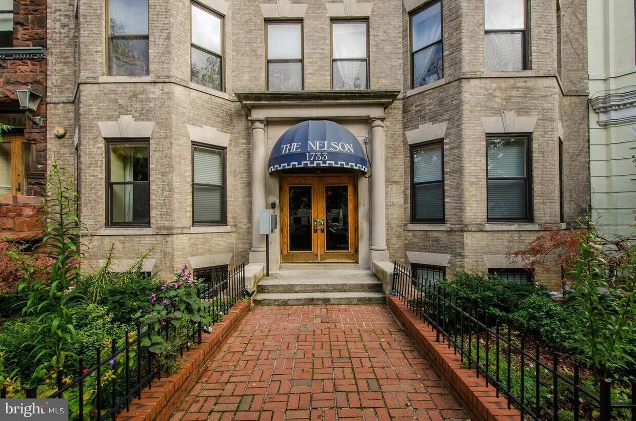 Foto principal - 1733 20th St NW
